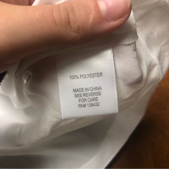 MODCLOTH white metallic v neck blouse P16 - Picture 7 of 9